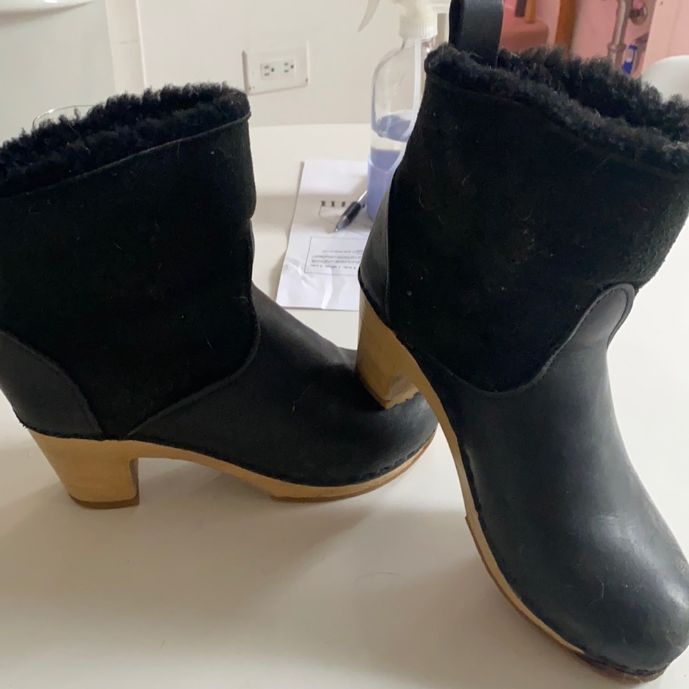 No 6 Black Pull-on w/ Shearling